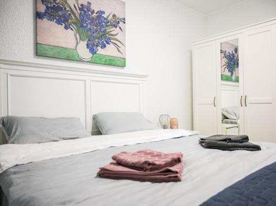 Escape Aparthotel Suceava Esterno foto
