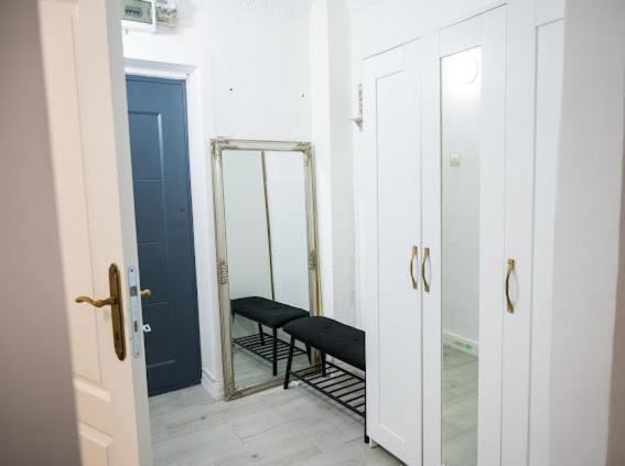 Escape Aparthotel Suceava Esterno foto